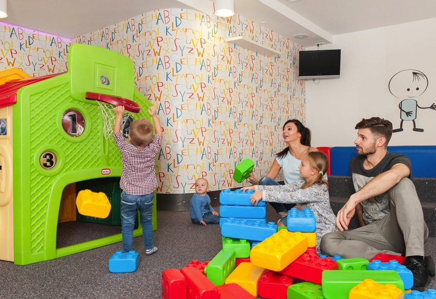 Die kleinen Gäste können sich im Spielzimmer austoben.