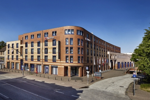 Das H4 Hotel Hamburg Bergedorf empfängt Sie.