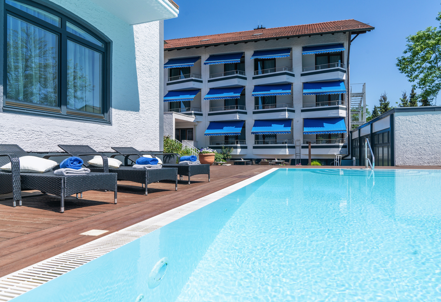 Außenpool des Hotels