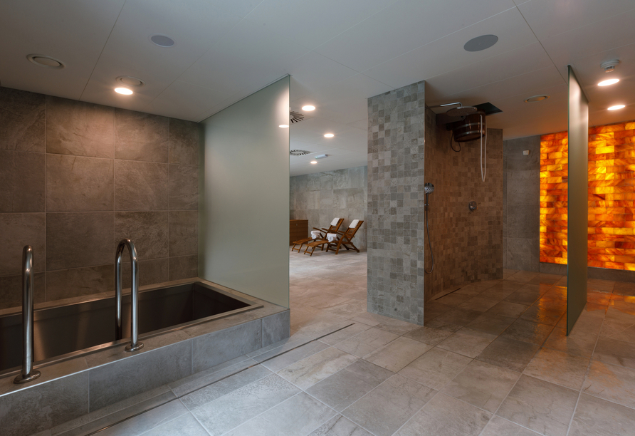 Im Wellnessbereich erwarten Sie Erholung und Entspannung pur.