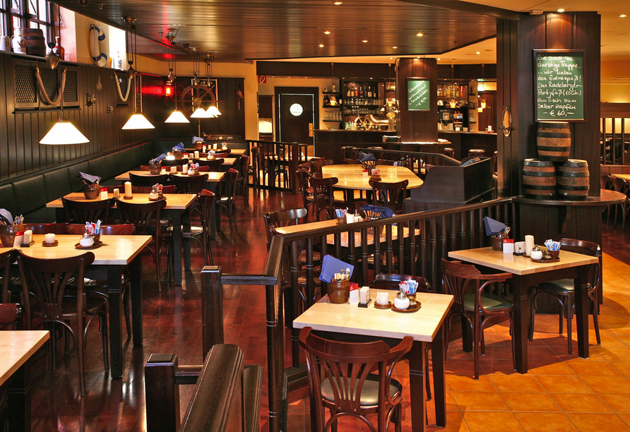 Typisch sächsische Küche erwartet Sie im Bierhaus Dampfschiff im Hilton Hotel Dresden, das Sie während Ihres Aufenthalts auf eigene Kosten besuchen können.