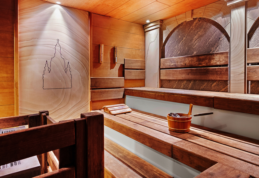 Entspannen Sie in der Finnischen Sauna im Hilton Hotel Dresden.