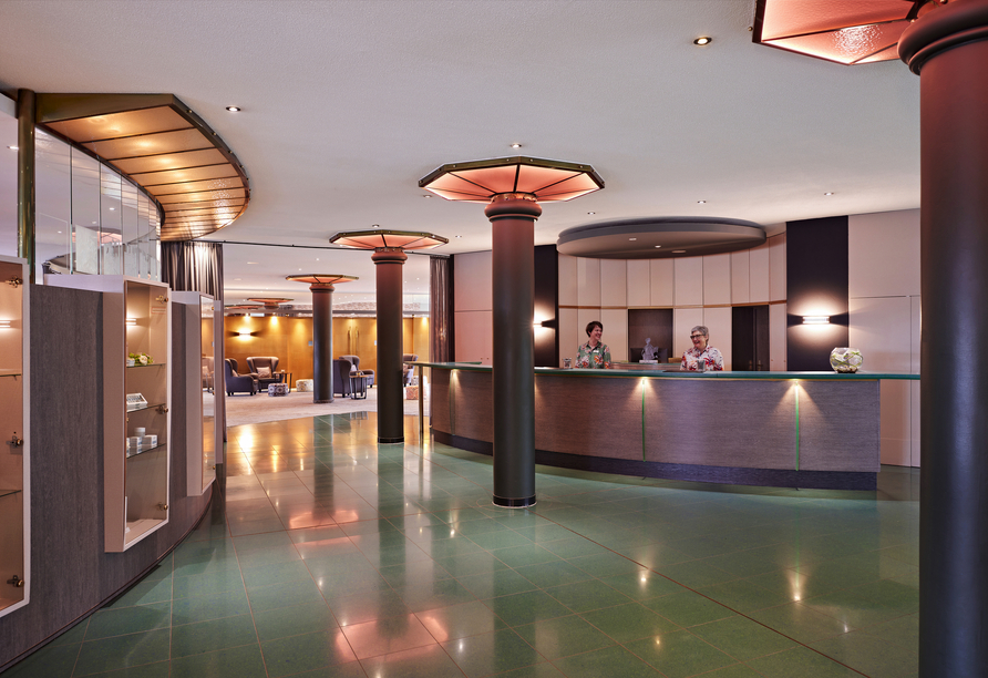 Rezeption im Golf- & Sporthotel Wiesensee