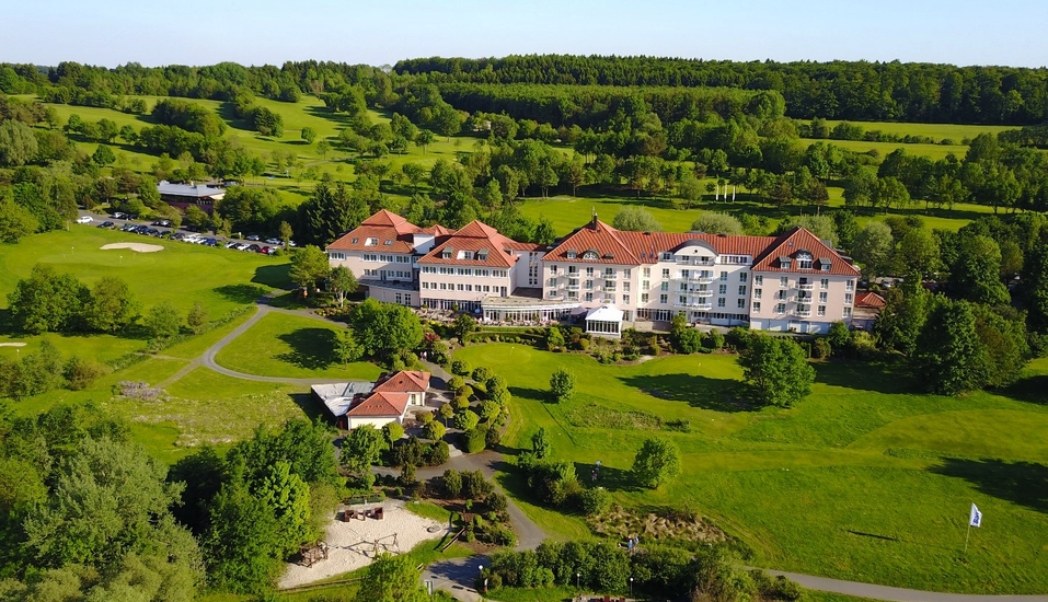 Außenansicht vom Golf- & Sporthotel Wiesensee