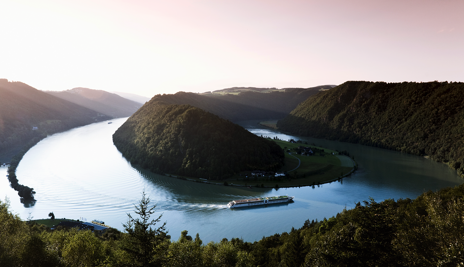 Freuen Sie sich auf malerische Panoramen auf der Donau.
