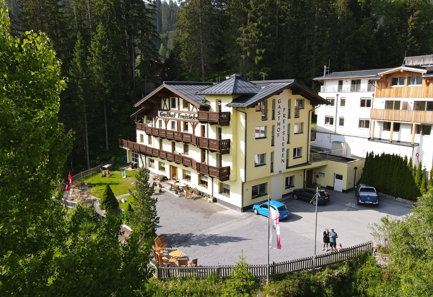 Außenansicht vom Hotel Gasthof Freisleben in St. Anton