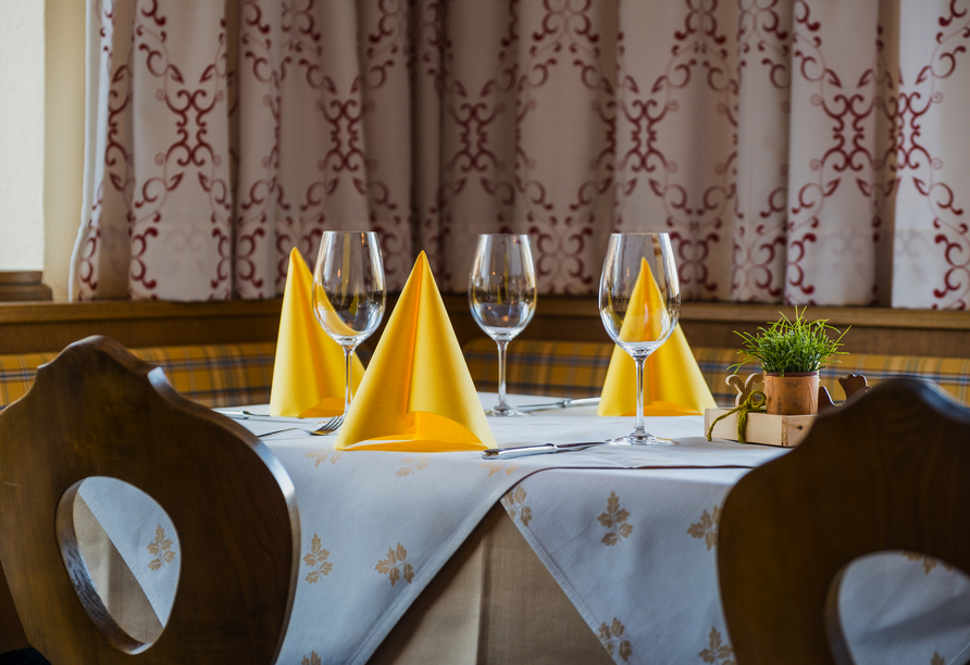 Im Restaurant erwartet Sie echte Tiroler Gastfreundschaft und Genuss aus dem Freisleben.