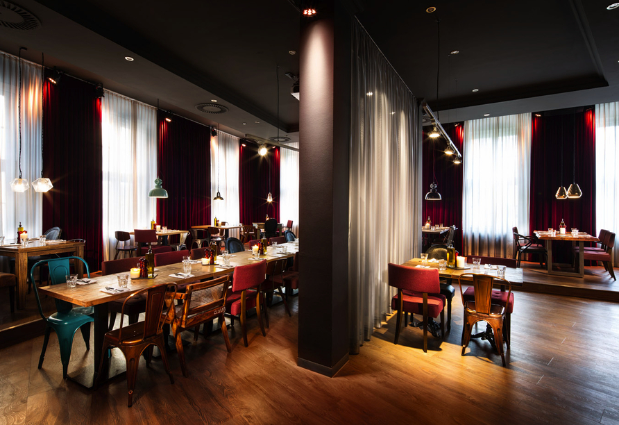 Im Restaurant warten kulinarische Höhepunkte auf Sie.