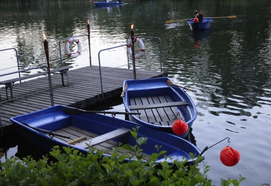 Genießen Sie Ihren Urlaub am See – oder auch auf dem See.