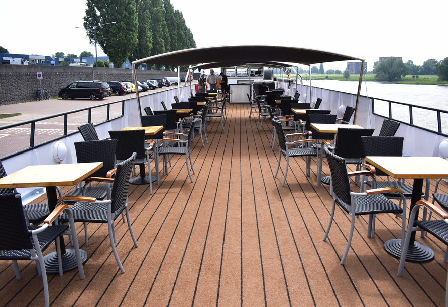 Entspannen Sie auf dem Sonnendeck von De Holland.