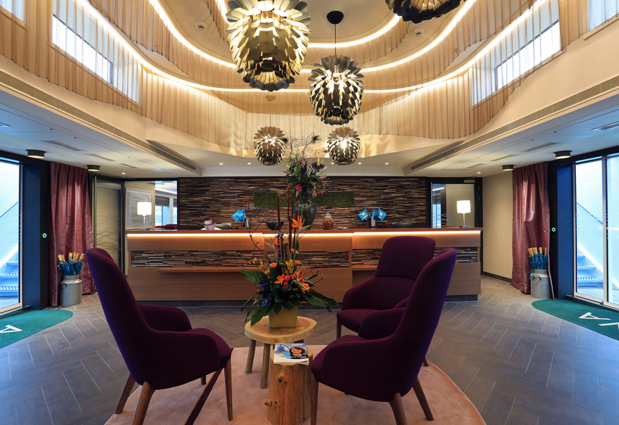 An der Rezeption empfängt Sie die freundliche Phoenix Crew.