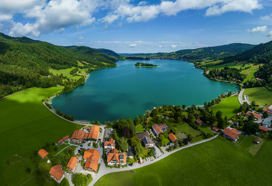 Der Schliersee lockt mit seiner Ruhe und einem fantastischen Panorama.