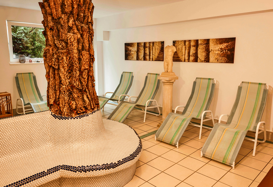 Entfliehen Sie dem Alltag im Wellnessbereich.