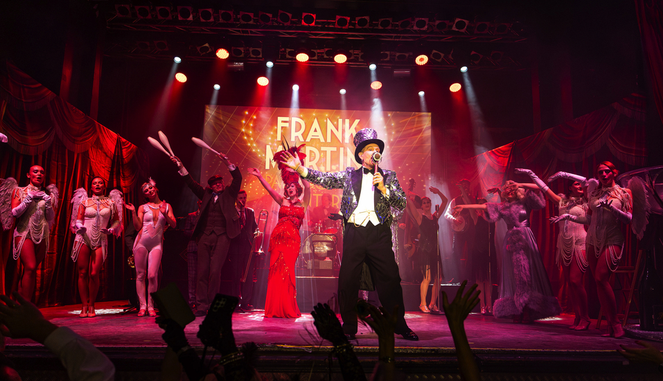 Freuen Sie sich auf eine unvergessliche Silvesterfeier mit atemberaubender Frank Martini Show im Wangerland Resort!