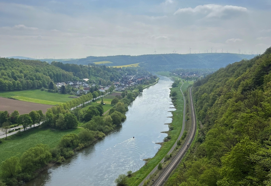 Atemberaubende Ausblicke erwarten Sie am nahegelegenen Weser Skywalk.