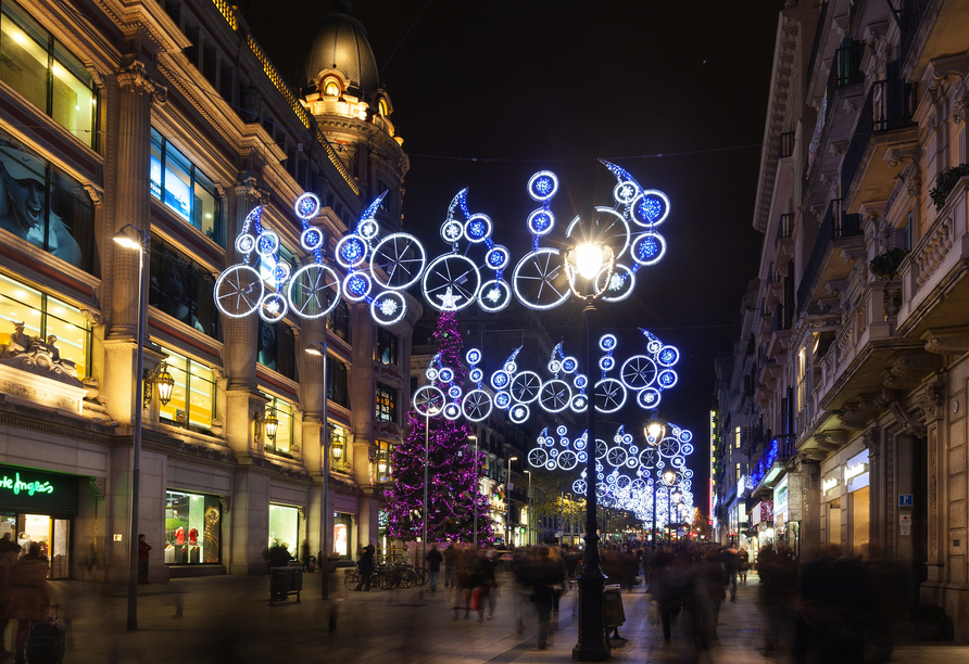 Die beleuchteten Straßen sind zur Adventszeit ganz besonders schön.