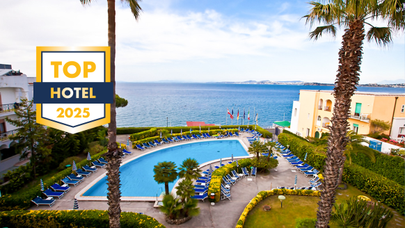 Genießen Sie den traumhaften Blick auf das Meer.