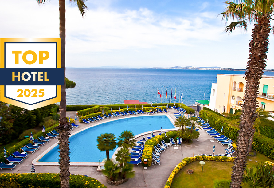 Genießen Sie den traumhaften Blick auf das Meer.