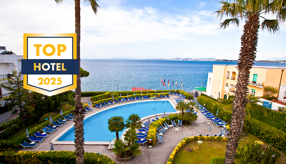 Genießen Sie den traumhaften Blick auf das Meer.