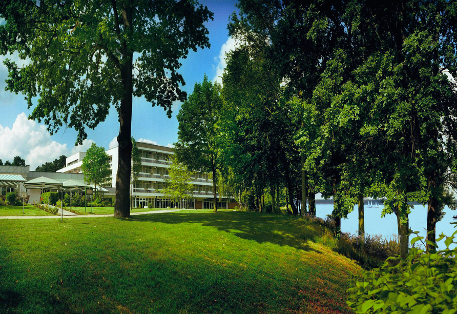Direkt am See gelegen mit idyllischer Aussicht
