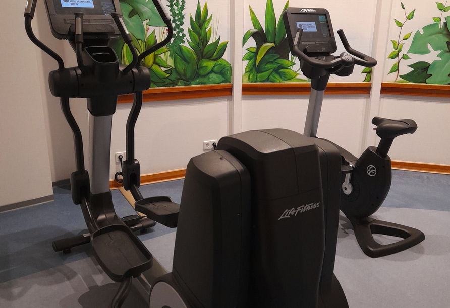 Aktiv bleiben im modern ausgestatteten Fitnessraum