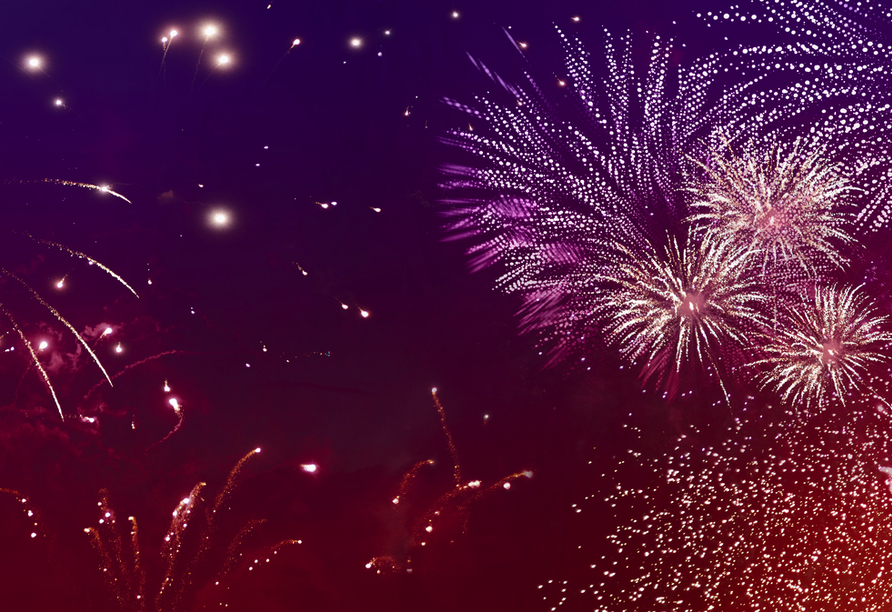 Ein funkelndes Feuerwerk sorgt für einen glanzvollen Jahreswechsel.