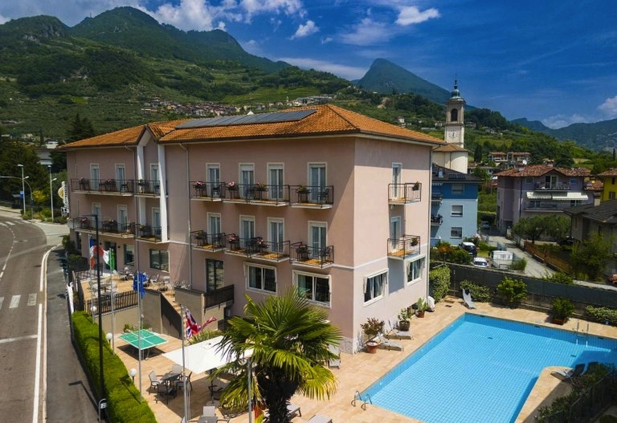 Herzlich willkommen im Hotel Alberello in Riva del Garda.