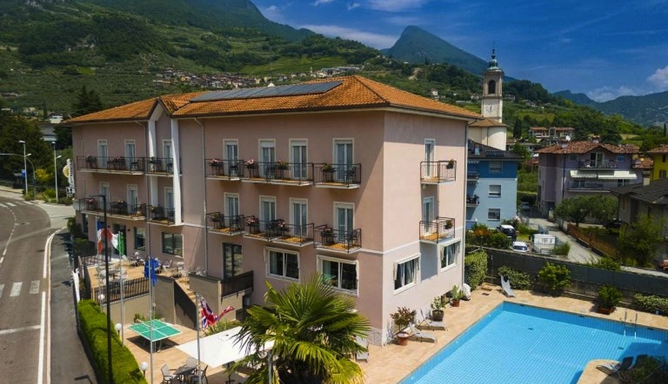 Herzlich willkommen im Hotel Alberello in Riva del Garda.