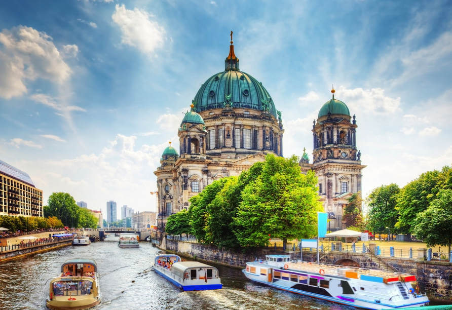 Der Berliner Dom zählt zu den beeindruckendsten Wahrzeichen der Hauptstadt.