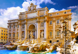 Der prachtvolle Trevi-Brunnen zählt zu den berühmtesten Wahrzeichen Roms.