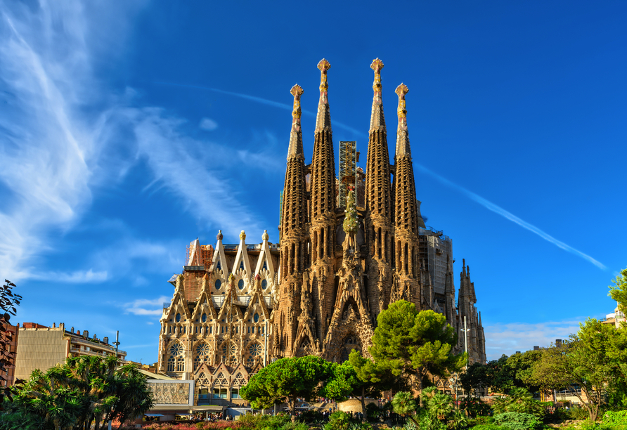 Bevor Ihre Kreuzfahrt startet, können Sie an Land die beeindruckende Stadt Barcelona entdecken.