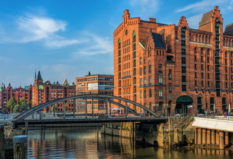 In der malerischen Hansestadt Hamburg beginnt und endet Ihre Kreuzfahrt.
