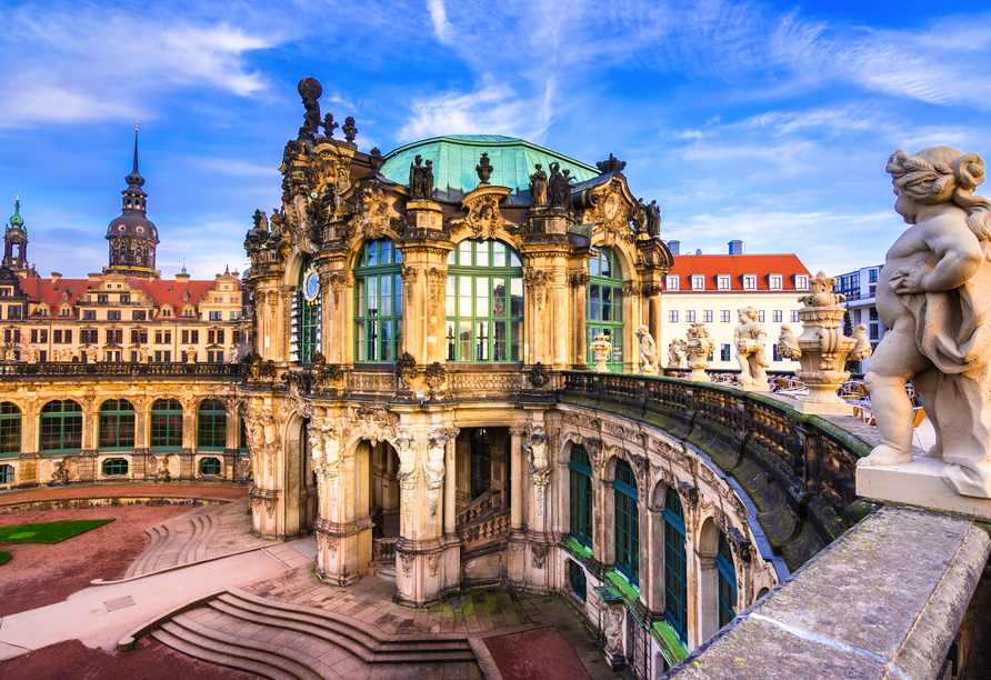 Der Dresdner Zwinger beeindruckt mit seiner einzigartigen barocken Architektur.