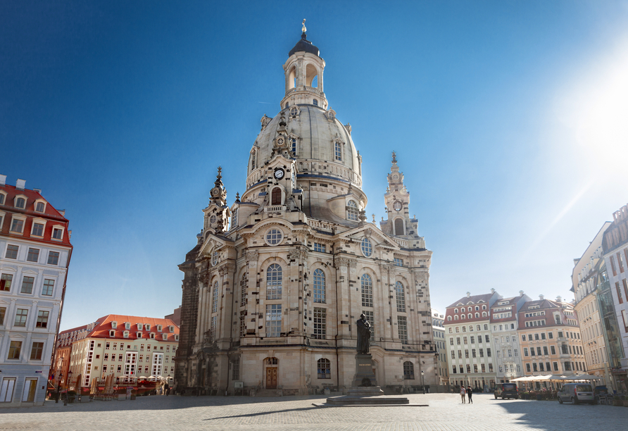 Die Dresdner Frauenkirche zählt zu den bekanntesten Wahrzeichen der Stadt.