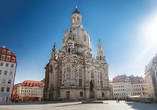 Die Dresdner Frauenkirche zählt zu den bekanntesten Wahrzeichen der Stadt.