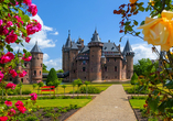 Das Kasteel de Haar  bei Utrecht ist das größte und luxuriöseste Schloss in den Niederlanden und ein beliebtes Ausflugsziel.
