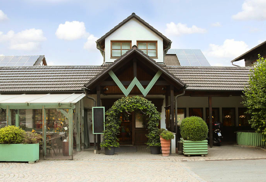 Herzlich willkommen im Waldhotel Bächlein!