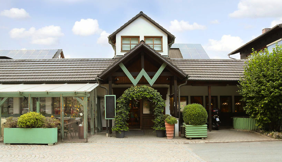 Herzlich willkommen im Waldhotel Bächlein!