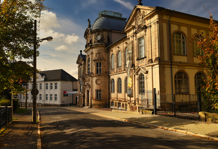Besuchen Sie das Deutsches Spielzeugmuseum in Sonneberg.