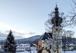 Entdecken Sie die Umgebung bei einem Winterspaziergang.