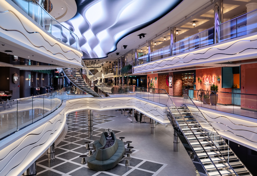 Die elegante World Galleria an Bord