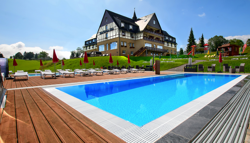Das Panorama Berghotel verfügt seit Kurzem über zwei neue Außenpools!