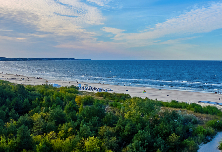 Der Strand von Swinemünde begeistert mit seinem weiten Blick über die Ostseeküste.