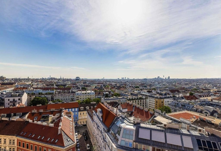Über den Dächern Wiens eröffnet sich ein beeindruckender Panoramablick.