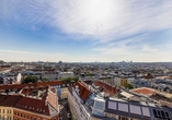 Über den Dächern Wiens eröffnet sich ein beeindruckender Panoramablick.