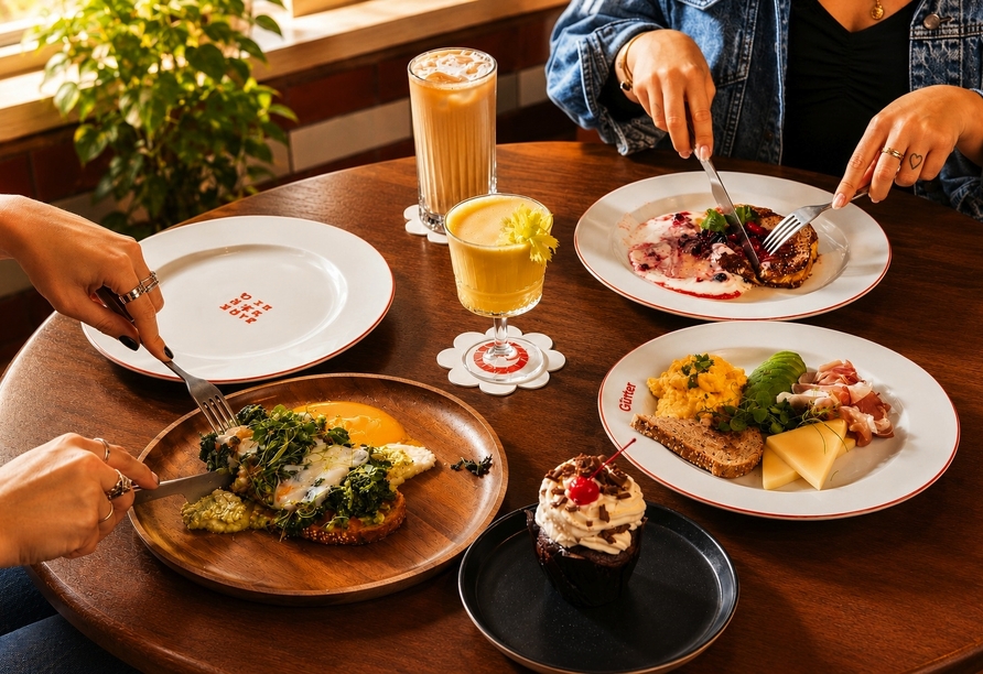 Freuen Sie sich auf abwechslungsreiche kulinarische Highlights in stilvollem Ambiente.