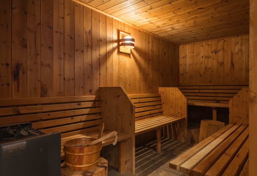 Entspannen Sie in der Sauna.