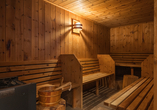 Entspannen Sie in der Sauna.