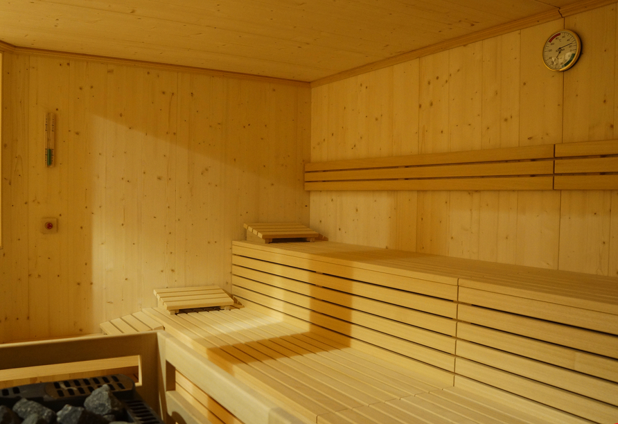 Entspannen Sie in der Sauna.