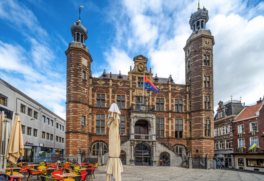 Das historische Rathaus in Venlo an der Maas